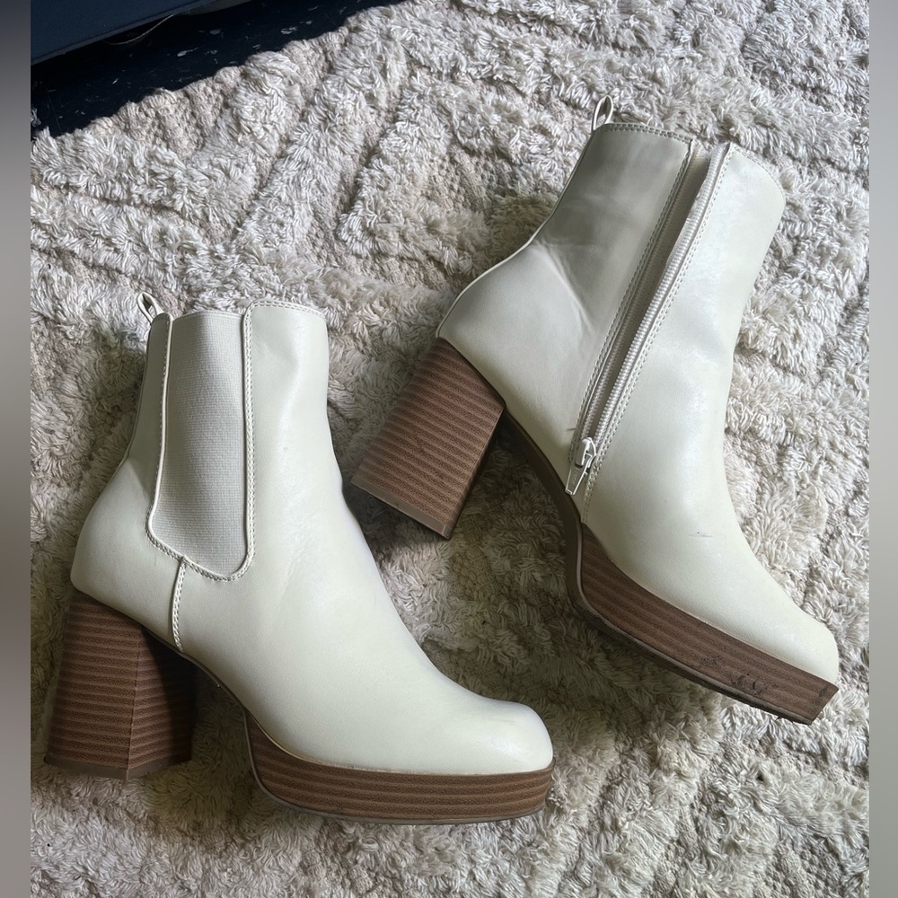 Pleather white boot - Picture 2 of 5